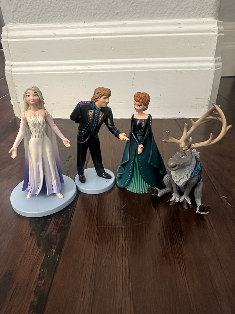 Frozen 2 figurine set by Disney